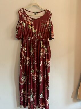 CHERFLY Chic Floral Maxi Dress in Rich Red